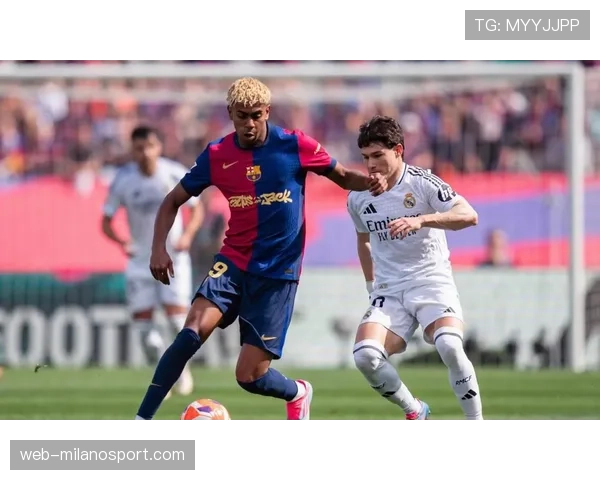 从积分领先到拱手让出榜首:皇马48小时内遭绝杀,巴萨完胜重登西甲积分榜首位 从积分领先到拱手让出榜首:皇马48小时内遭绝杀,巴萨完胜重登西甲积分榜首位